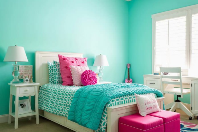 couleur rose turquoise dans la chambre des enfants