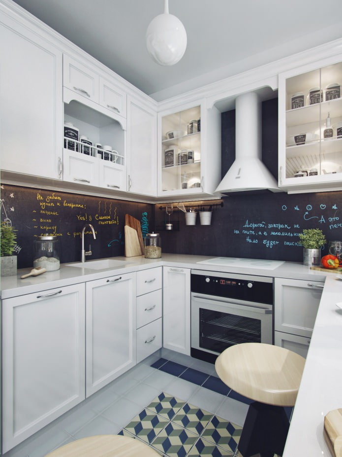 intérieur de cuisine avec set de cuisine blanc