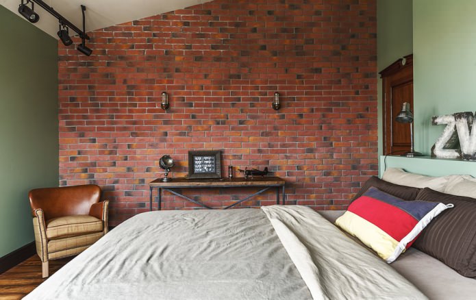 brique rouge à l'intérieur de la chambre