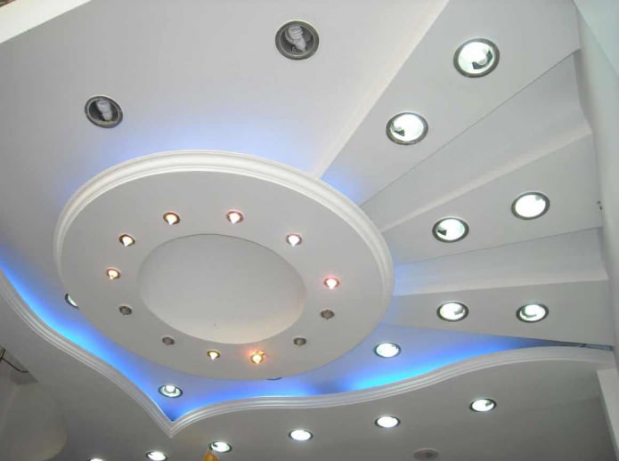 Plafond en placoplâtre lumineux dans la cuisine