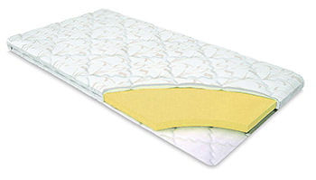 matelas mince sur le canapé en latex artificiel