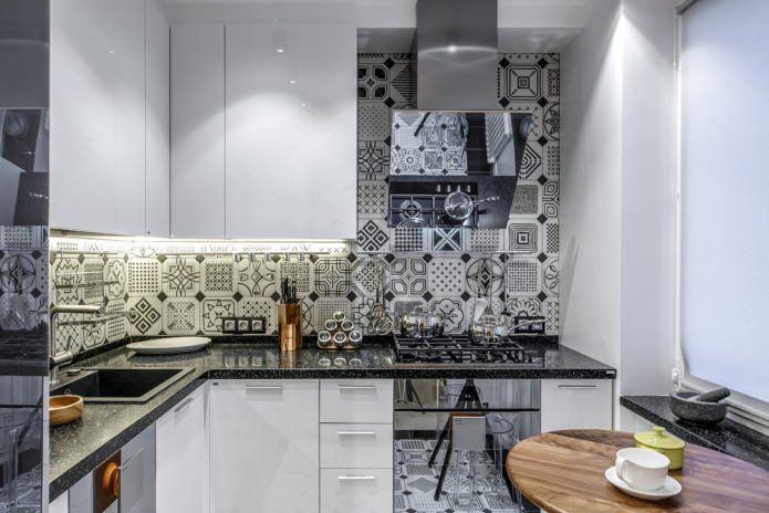 Carreaux patchwork sur le tablier de cuisine