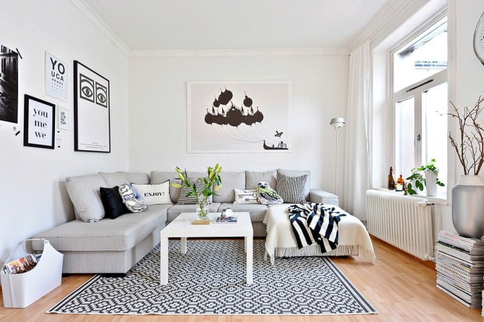 murs blancs dans le salon dans un style scandinave