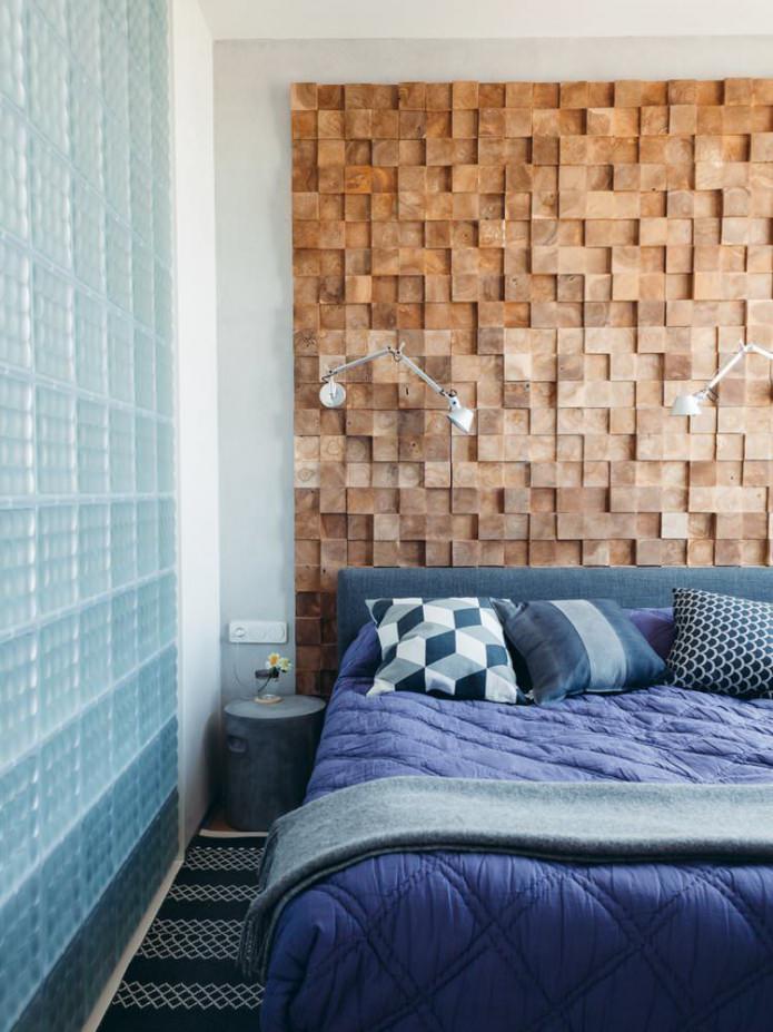 Chambre à coucher moderne avec mur en bois