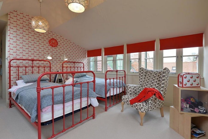 chambre d'enfant dans le grenier