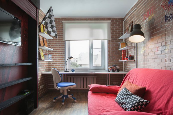 intérieur de pépinière de style loft avec murs de briques