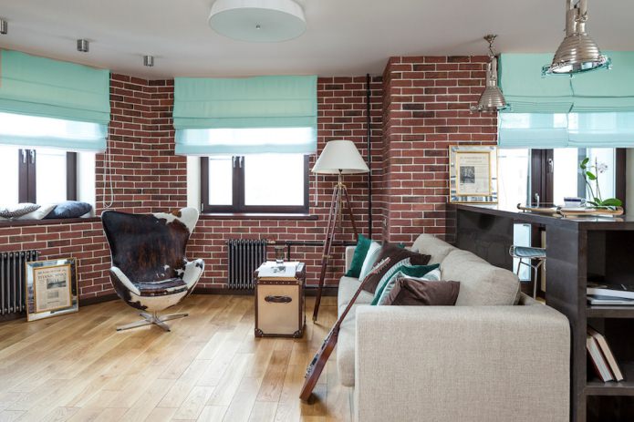 rideaux turquoise dans une chambre de style loft