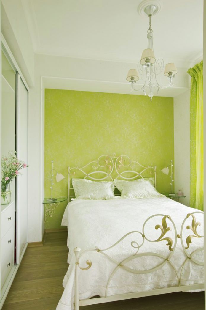 accent mur vert clair dans la chambre