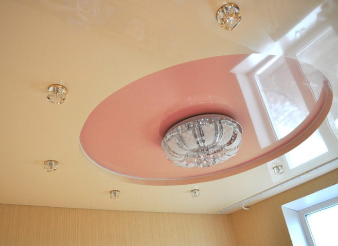 Plafond beige et rose