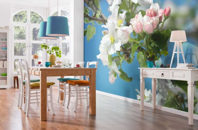 papier peint photo avec un pommier en fleurs à l'intérieur de la salle à manger