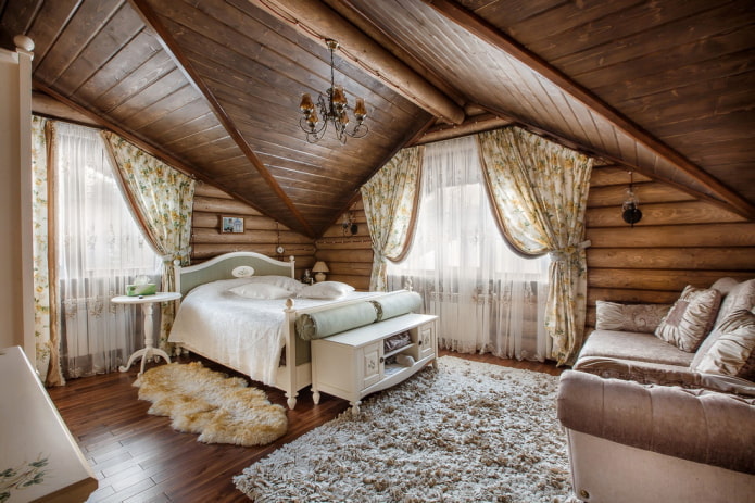 chambre de style provençal à l'intérieur de la maison