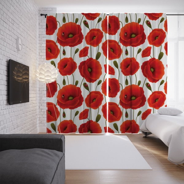 rideaux avec coquelicots à l'intérieur