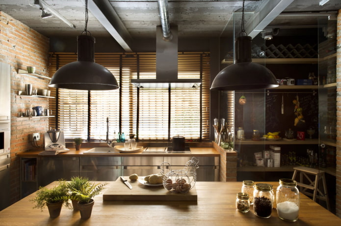 stores dans une cuisine loft