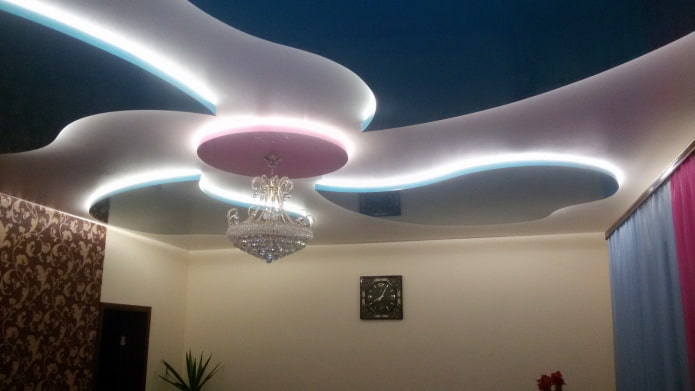 structure de plafond flottant avec lustre