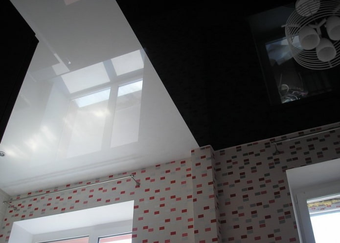 plafond droit noir et blanc