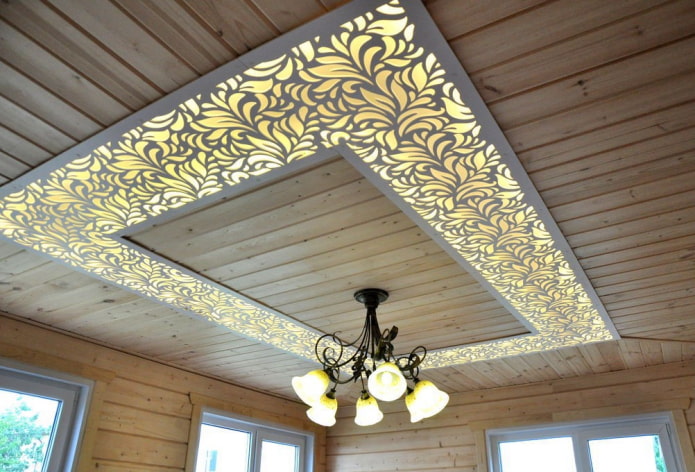 lambris de plafond avec lustre