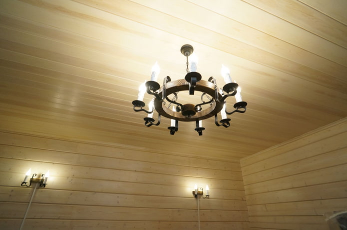 lambris de plafond avec lustre