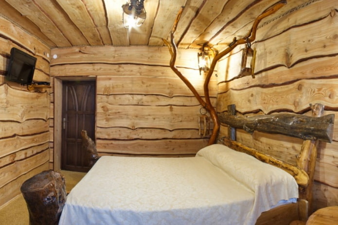 plafond de coupes de bois dans la chambre