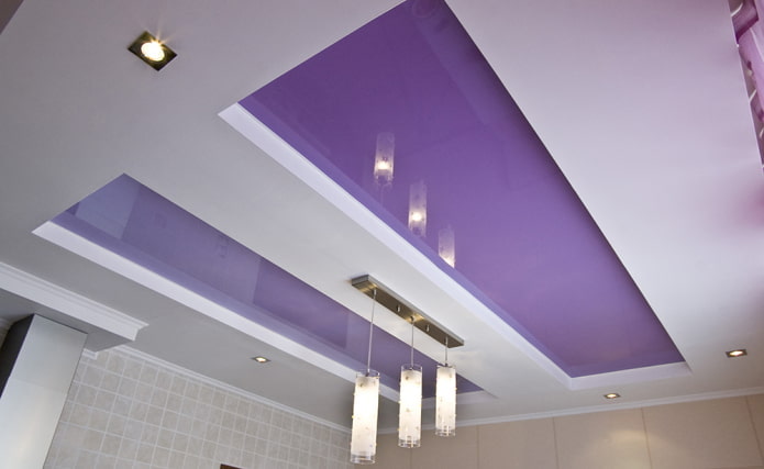 plafond blanc et lilas