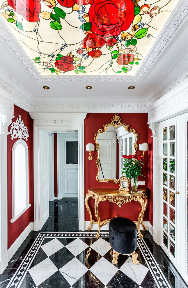 plafond de verre à l'intérieur du couloir