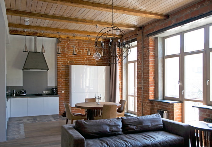 Plafond en bois d'un bar