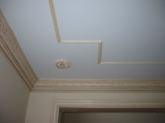 filet de plafond beige