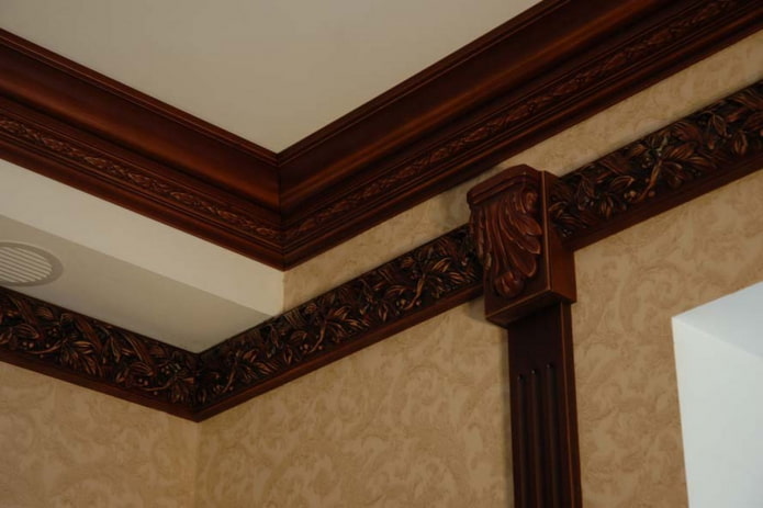 filet de plafond marron