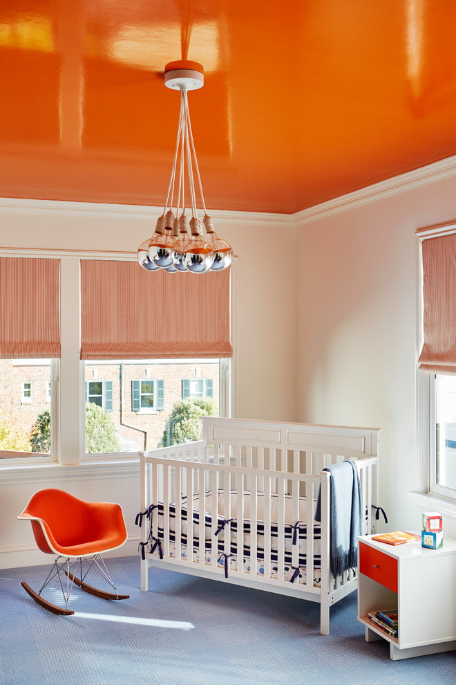 tissu extensible orange à l'intérieur