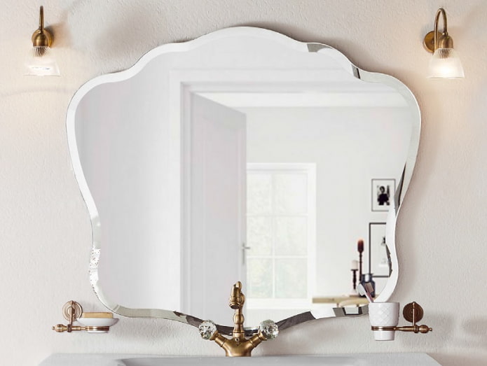 miroir à facettes bouclé à l'intérieur