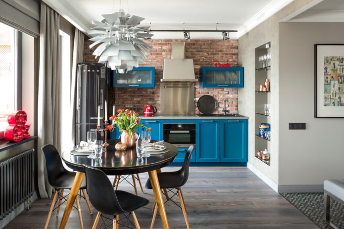 table noire à l'intérieur dans le style loft