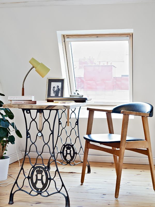 bureau en fer forgé à l'intérieur