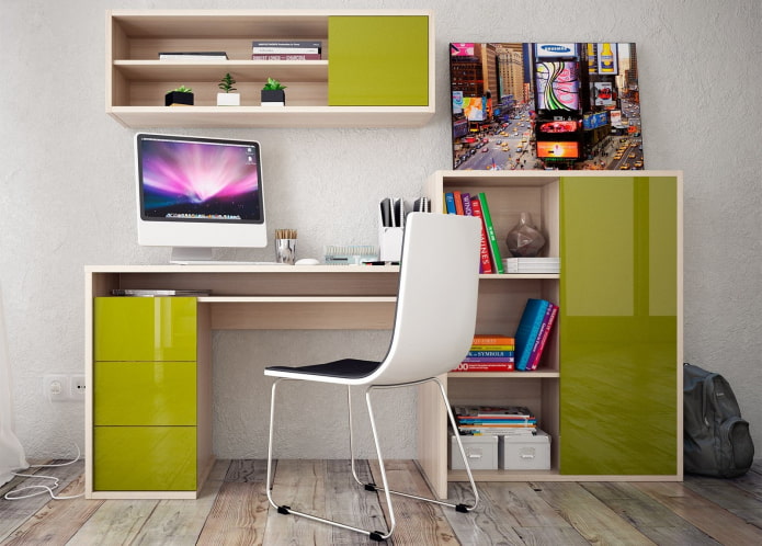 bureau d'ordinateur avec superstructure