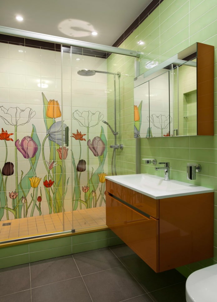 carreaux avec un motif dans la salle de douche à l'intérieur