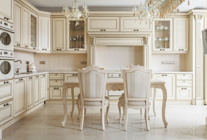 carrelage beige à l'intérieur de la cuisine