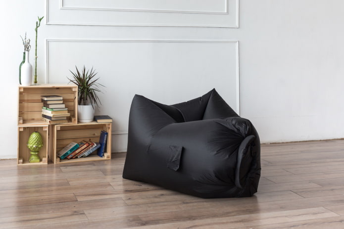 pouf gonflable à l'intérieur