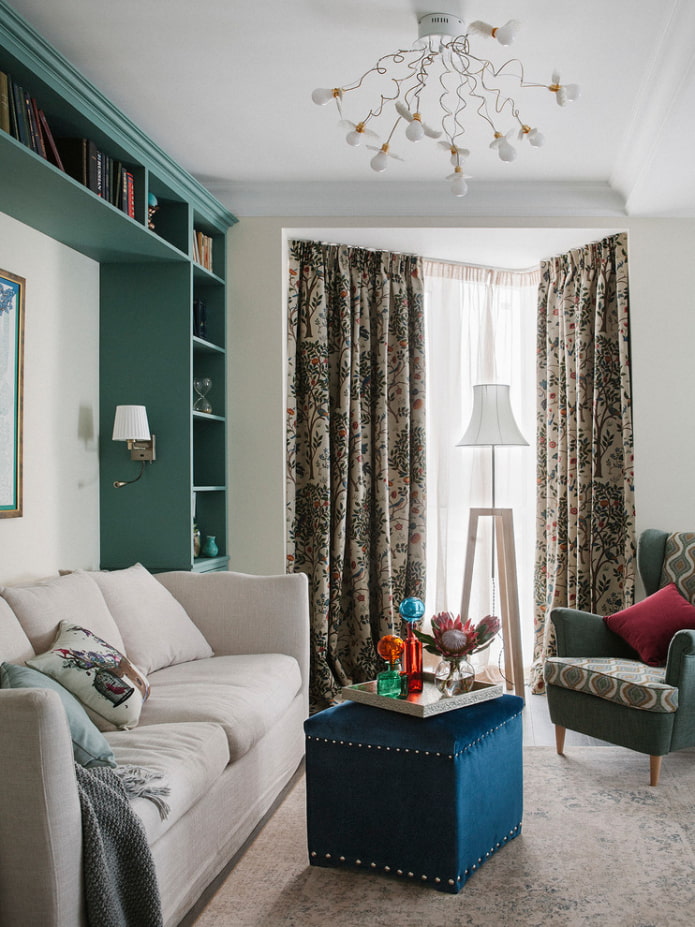 pouf à l'intérieur du salon