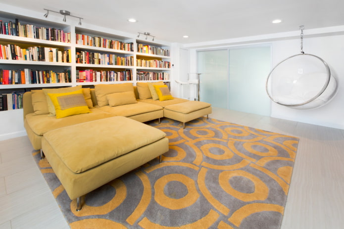 pouf à l'intérieur dans un style moderne