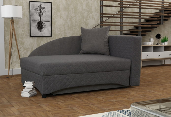 pouf gris à l'intérieur