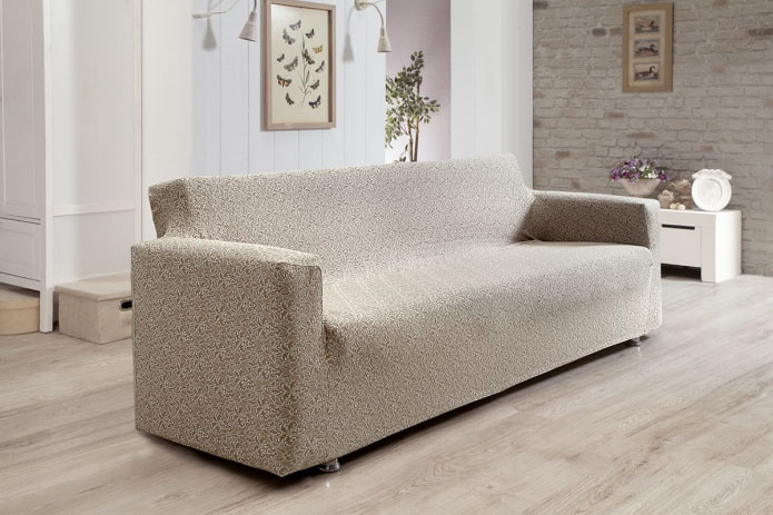 housse extensible pour le canapé à l'intérieur