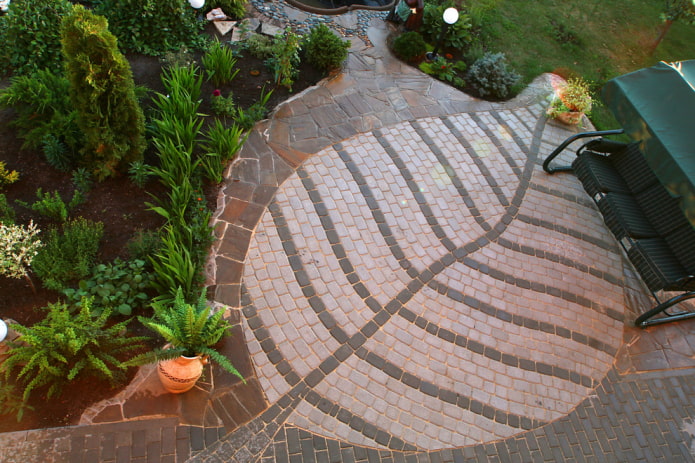 carreaux de trottoir avec des motifs