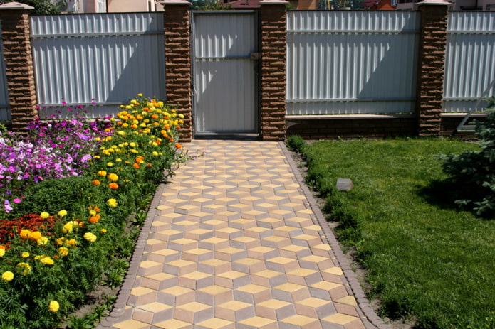 carreaux de trottoir dans le pays