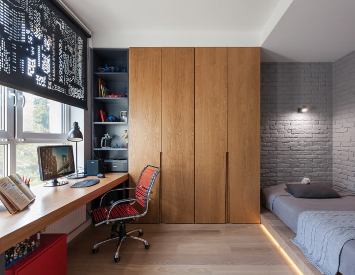 armoire en bois à l'intérieur de la pépinière