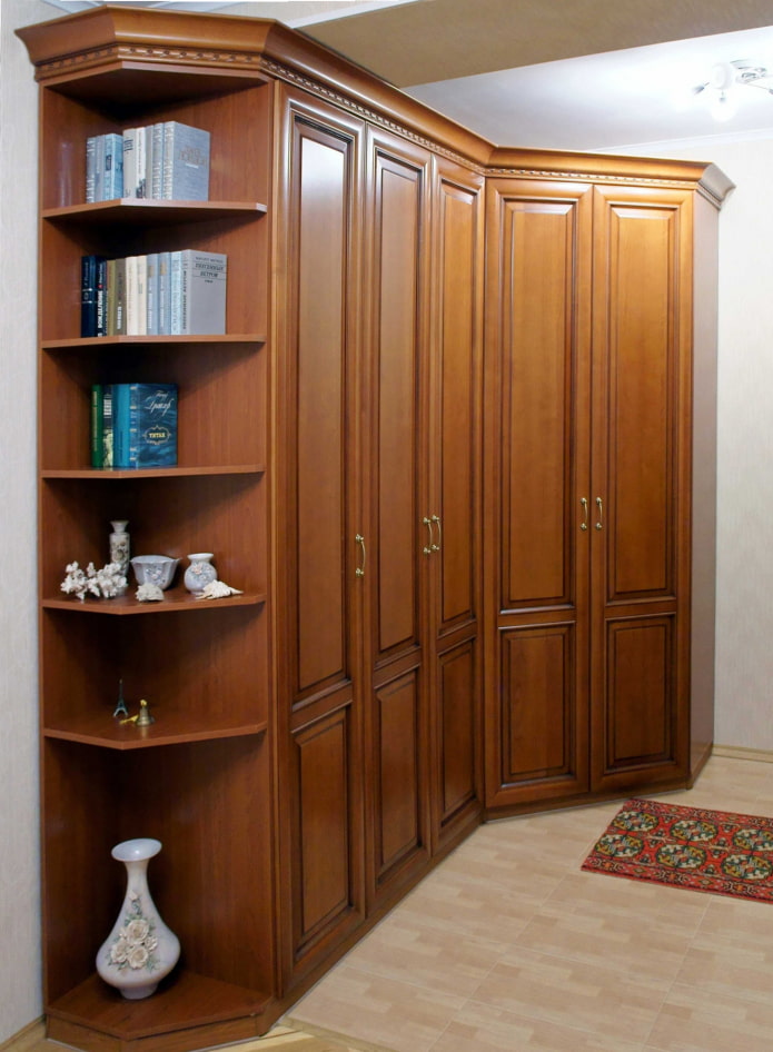 Armoire avec portes battantes