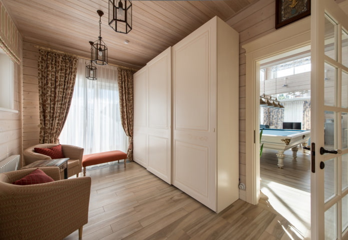 armoire à l'intérieur du couloir dans le style provençal