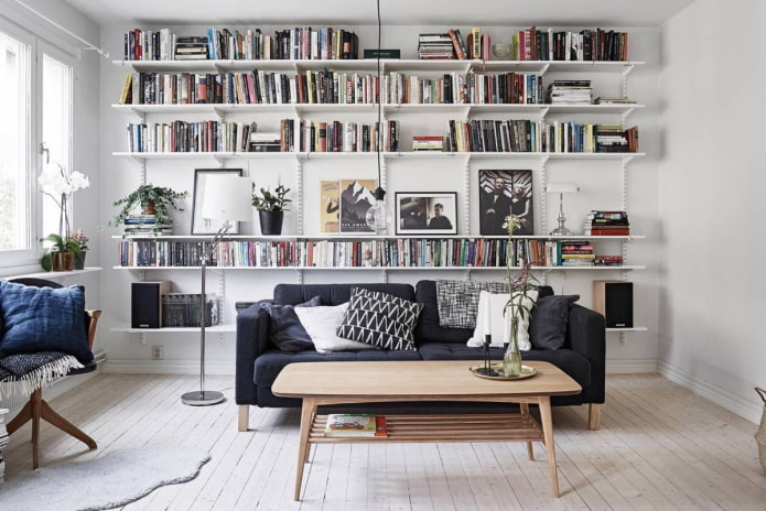 étagères dans un intérieur de style scandinave