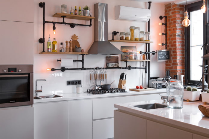 étagères à l'intérieur d'une cuisine de style loft