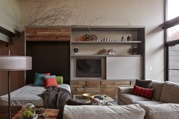 mur à l'intérieur du salon dans le style loft