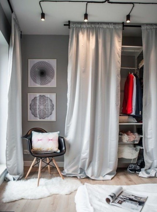 dressing design à l'intérieur d'un appartement de 40 carrés