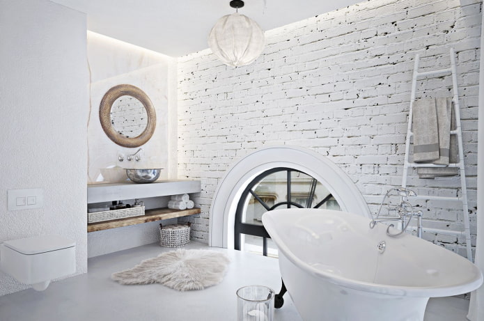 salle de bain de style loft blanc