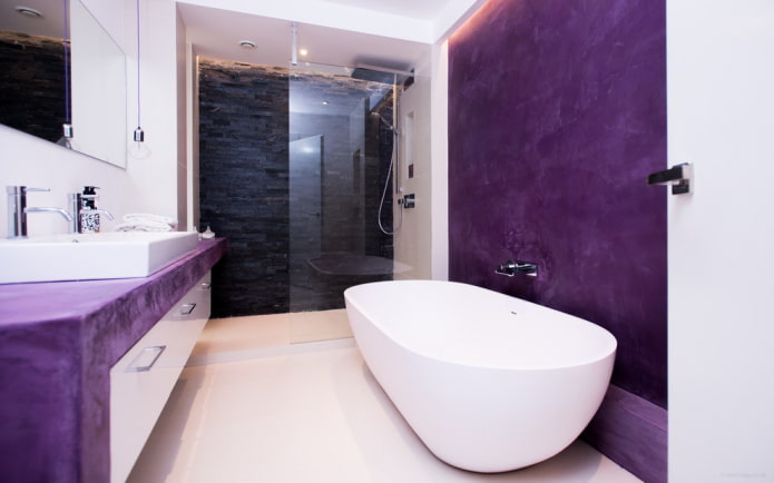 salle de bain blanche et violette